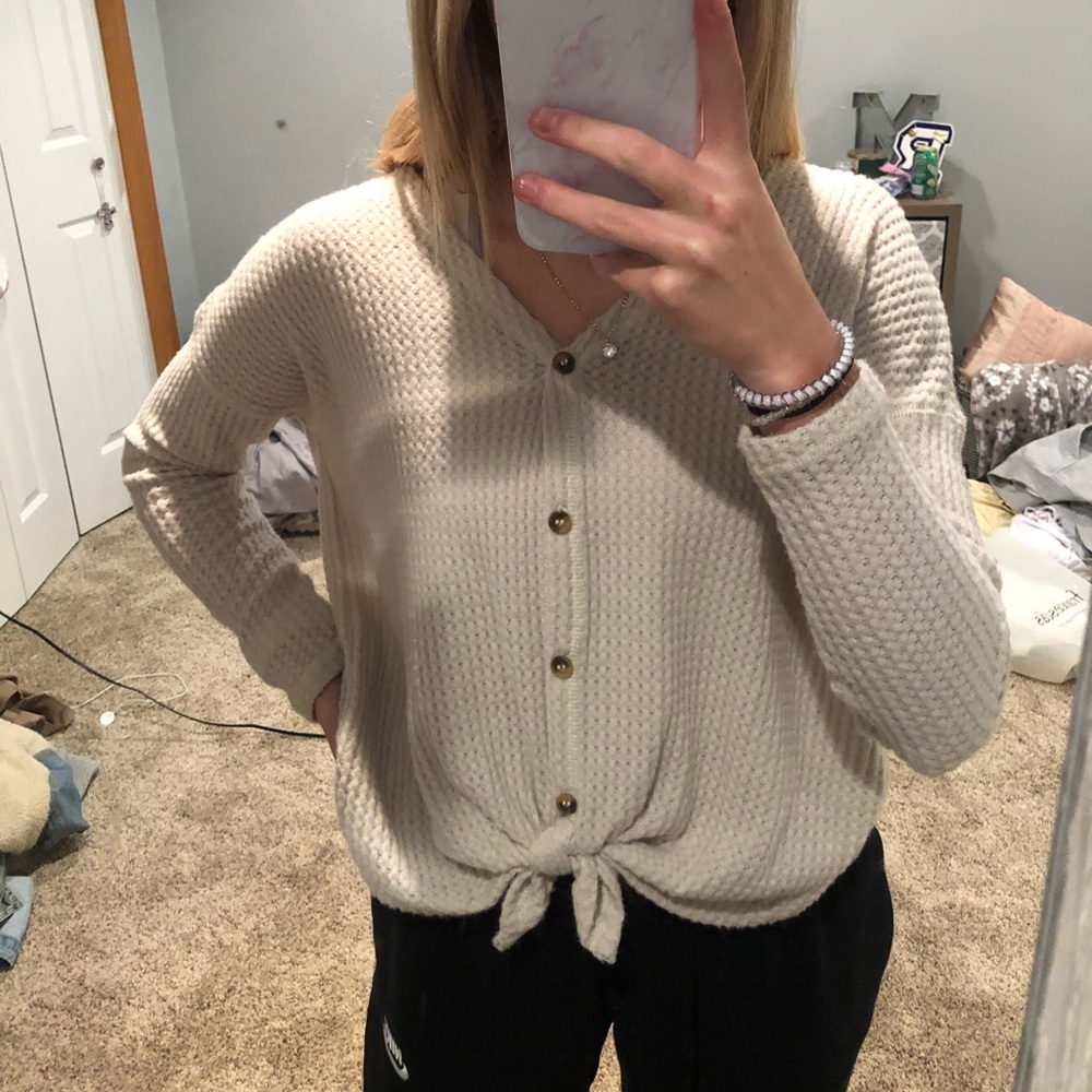 American Eagle button up sweater